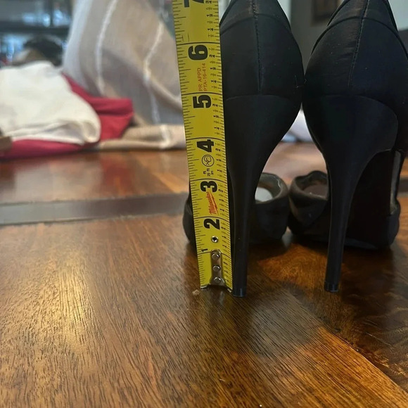 Guess dress shoes Size 9 sparkle detail 5” heels. - Picture 4 of 8